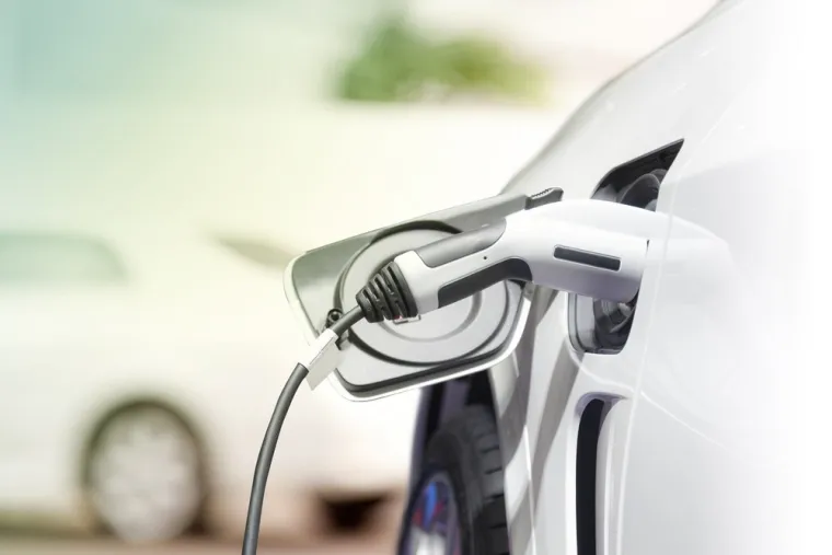 Borne de recharge de voiture électrique, Bourgoin-Jallieu, Lévèque Électricité