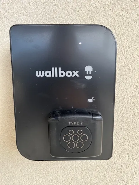 borne wallbox posée chez un client particulier en nord isère