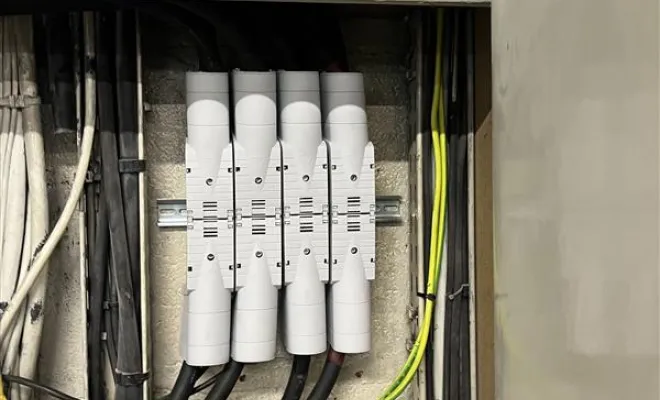 Pose de bornes de recharge à Bourgoin-Jallieu : votre électricien professionnel à l'œuvre, Bourgoin-Jallieu, Lévêque Électricité