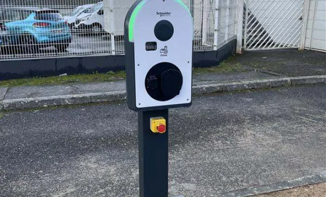 Pose de bornes de recharge à Bourgoin-Jallieu : votre électricien professionnel à l'œuvre, Bourgoin-Jallieu, Lévêque Électricité