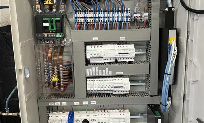 Pose de bornes de recharge à Bourgoin-Jallieu : votre électricien professionnel à l'œuvre, Bourgoin-Jallieu, Lévêque Électricité